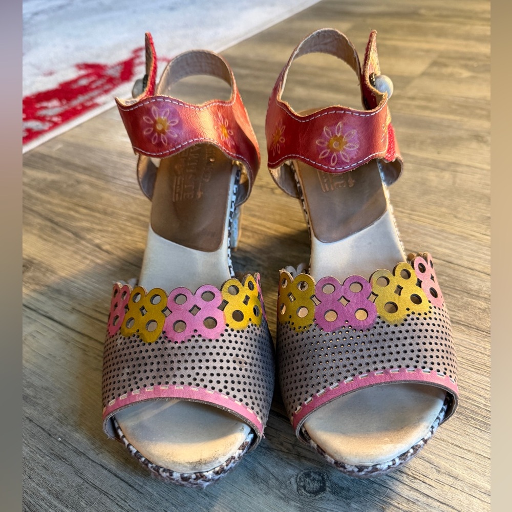 L’artiste Chunky Heel Sandals- size 40 (9 US) - Picture 2 of 7